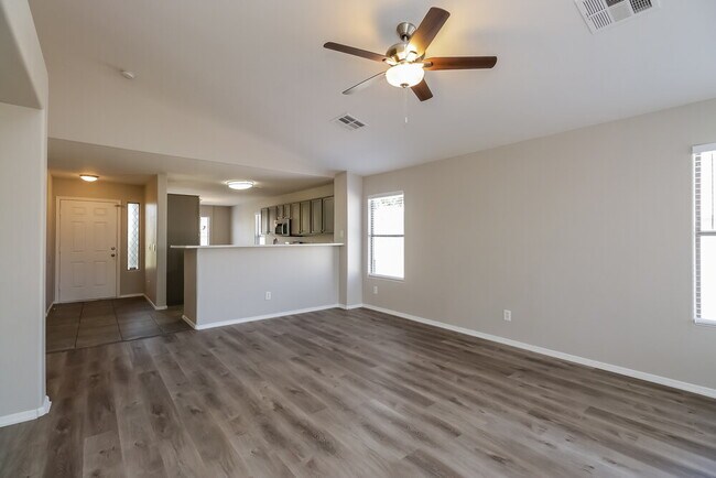 2201 S 84th Ave, Tolleson, AZ 85353 - photo 5