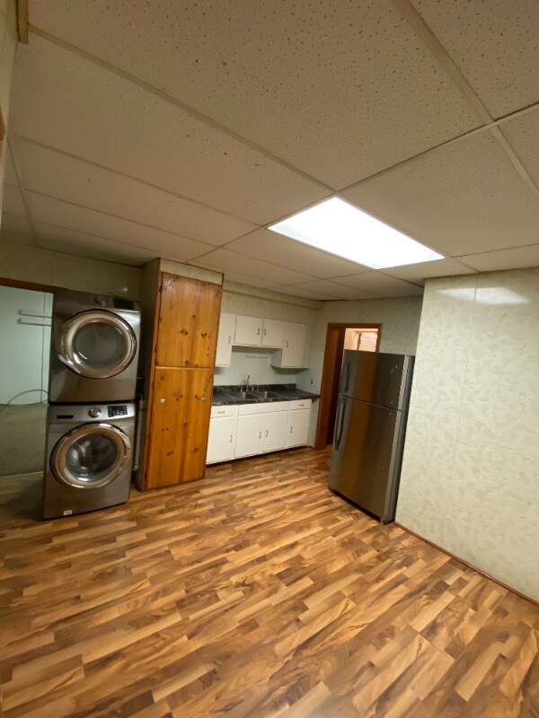 922 7th St E unit Bottom Unit, Menomonie, WI 54751 - photo 4