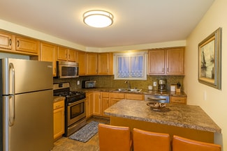 28 Poinciana Pkwy Unit 2, Cheektowaga, NY 14225