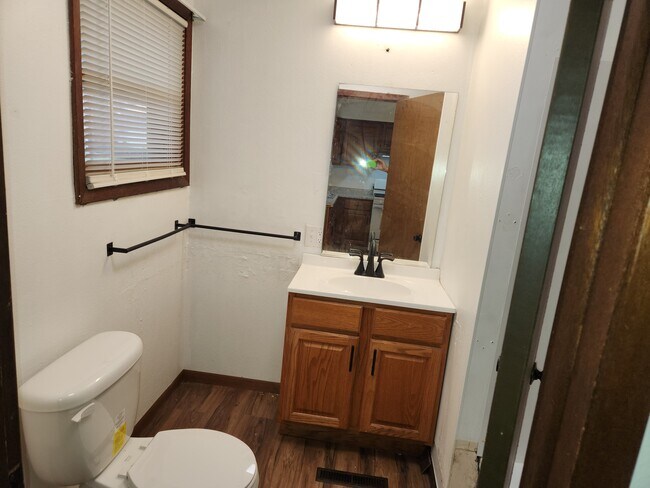 416 3rd St NW, Independence, IA 50644 - photo 7