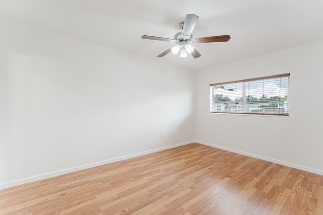 1020 SW 74th Ave unit Completely Renovated, Miami, FL 33144 - photo 3