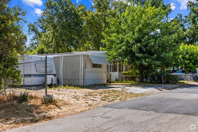 Manufactured homes dot the City of Jamestown, Ca.