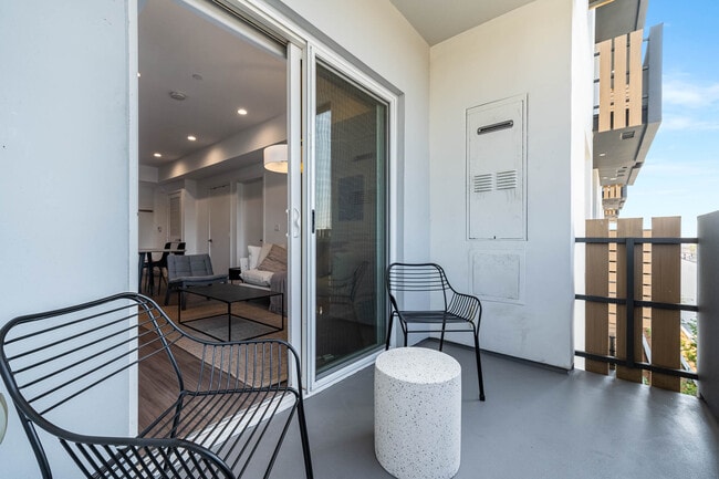 Ecco Fountain – Coliving + Traditional Units, Los Angeles, CA 90029 - photo 7