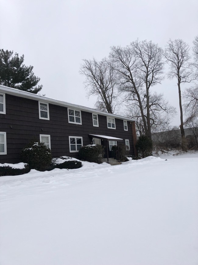 6030 E Taft Rd unit E2, Syracuse, NY 13212 - photo 2