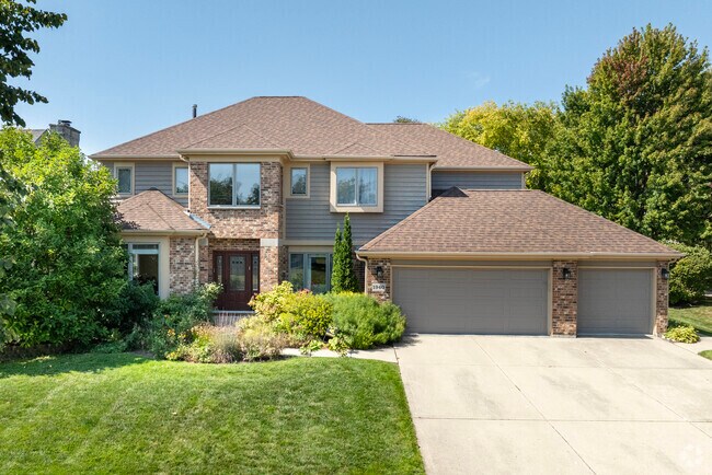 Modest single family homes with three car garages are a common sight in Rolling Hills.