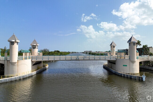 The bridge that connects the mainland with Ocean Ridge neighborhood.