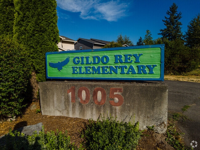 Gildo Rey Elementary School teaches approximately 390 students.