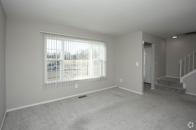 3BR, 2.5BA - 1,400 SF