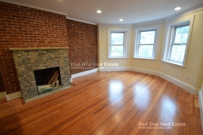 1624 Beacon St, Brookline, MA 02446 - photo 3