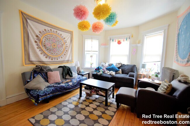 70 Quint Ave unit 1, Allston, MA 02134 - photo 2