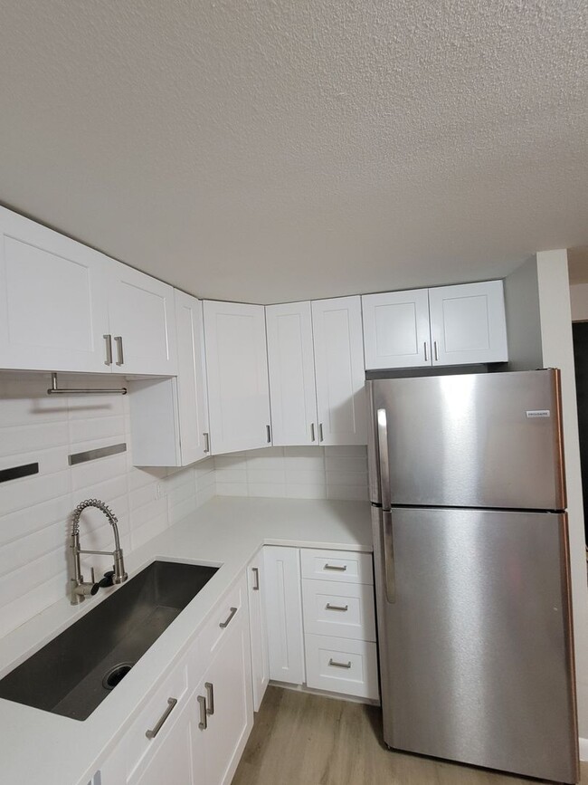 1302 S Parker Rd, Denver, CO 80231 - photo 6