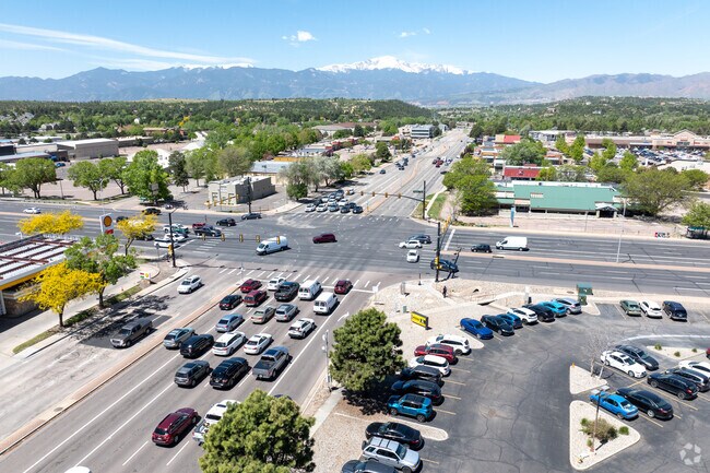 Major intersections run through Palmer Park for easy access to shopping and dining.