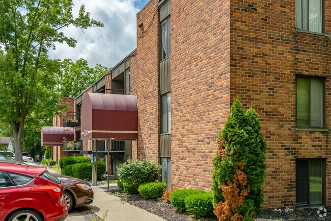 Jackson West, Ann Arbor, MI 48103 - photo 4