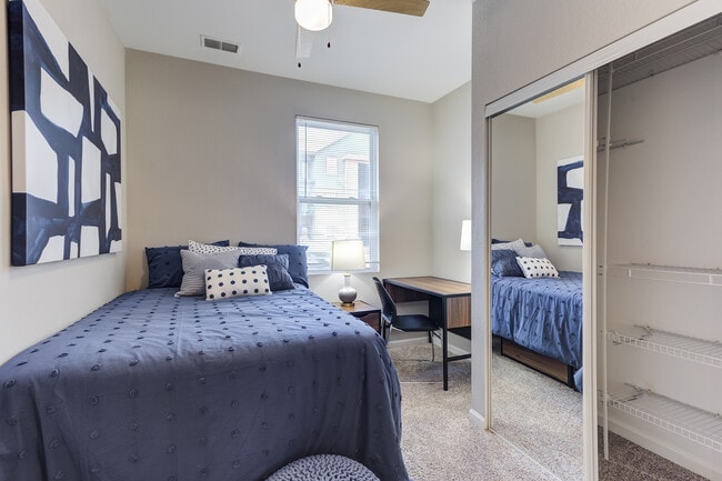 The Social Normal, Normal, IL 61761 - photo 6