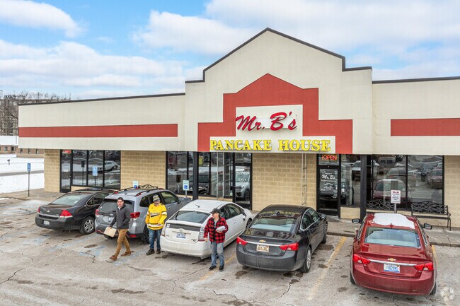 Mr. B's Pancake House has all-day breakfast and lunch specialties.