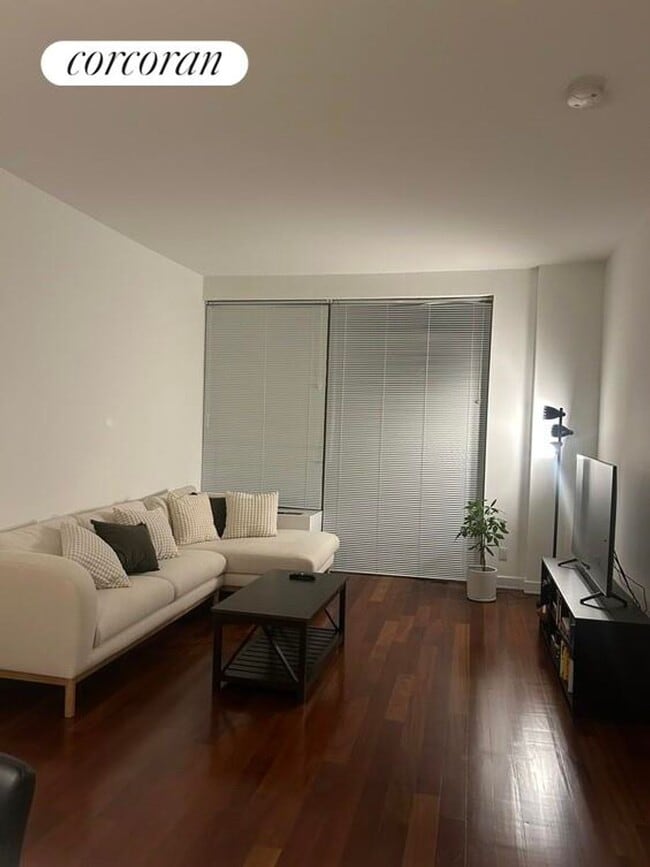 41-17 Crescent St, Long Island City, NY 11101 - photo 2