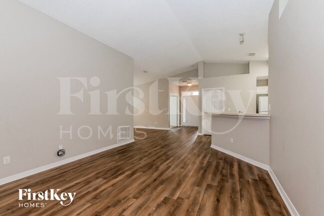 7354 Ironside Dr N, Jacksonville, FL 32244 - photo 3