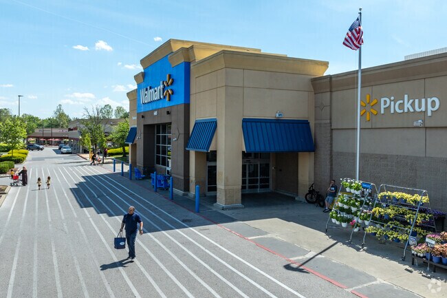 Swing by Dobbin Center in Jessup for all of your grocery needs.