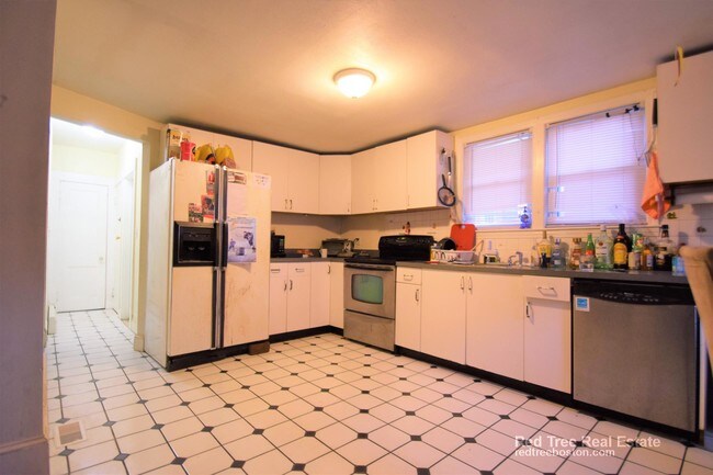 505 Washington St unit 2C, Brighton, MA 02135 - photo 2