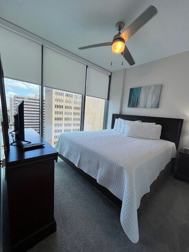 3380 Peachtree Rd NE unit ID1325112P, Atlanta, GA 30326 - photo 2