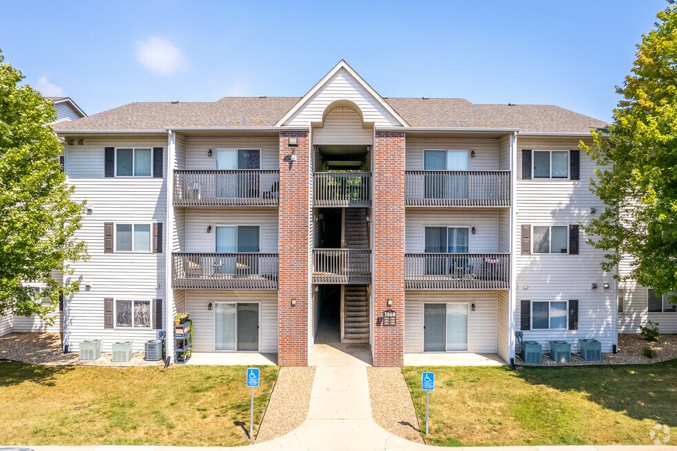 Pineview Place Apartments