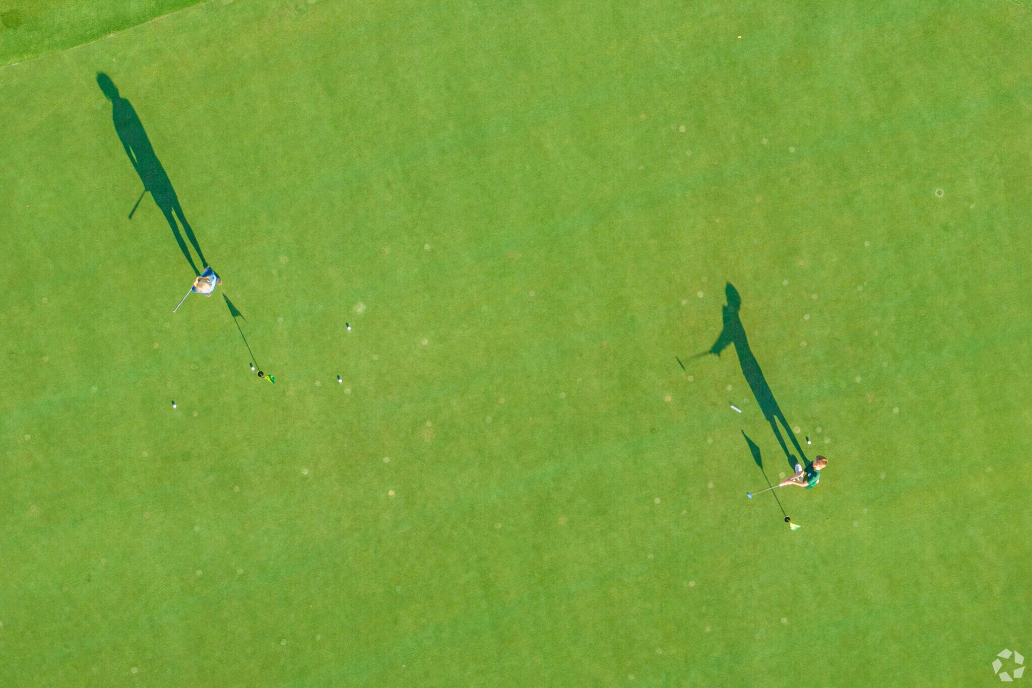 90 Degrees View of the Kids Playing golf in Knoll Ridge Neighborhood.