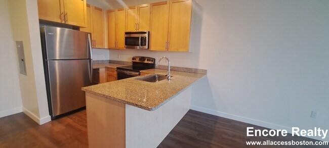 411 D St unit N319, Boston, MA 02210 - photo 2