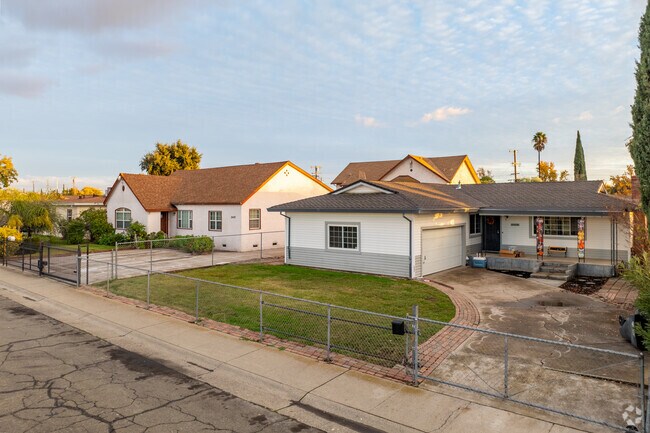 Some homes in Woodbine were built in the early 2000s.