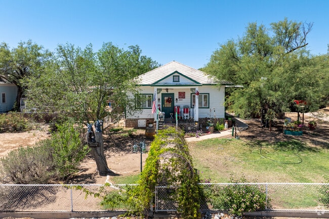 Older homes in Benson are found in the center of town and can date back to the early 20th century.