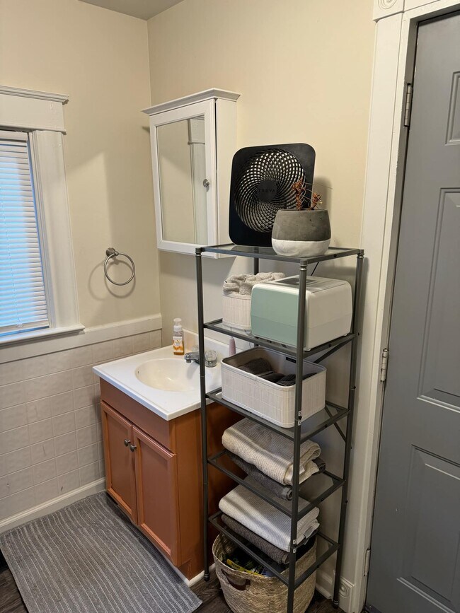 303 S Main St unit B, Plainwell, MI 49080 - photo 4