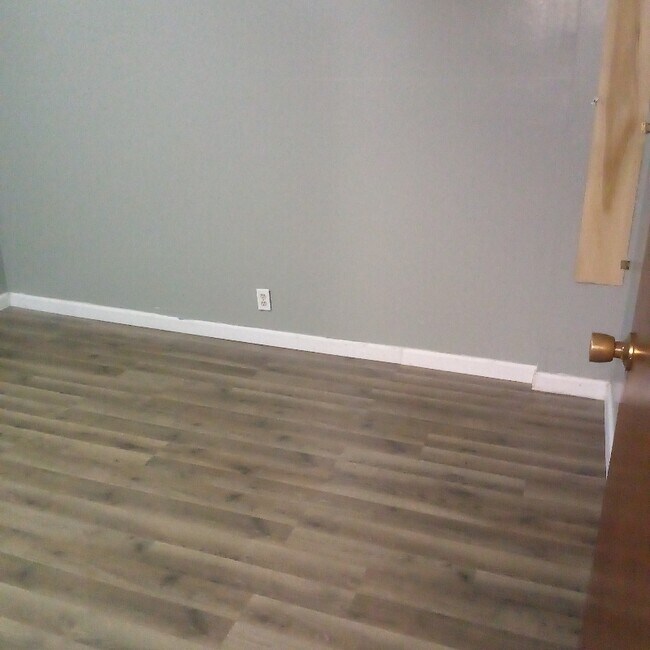 1504 10th Ave, Dodge City, KS 67801 - photo 7