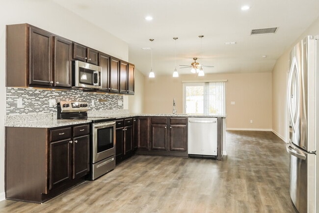 6968 Loris Ln, Jacksonville, FL 32222 - photo 7