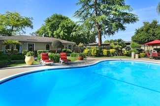 250 W Bullard Ave, Clovis, CA 93612