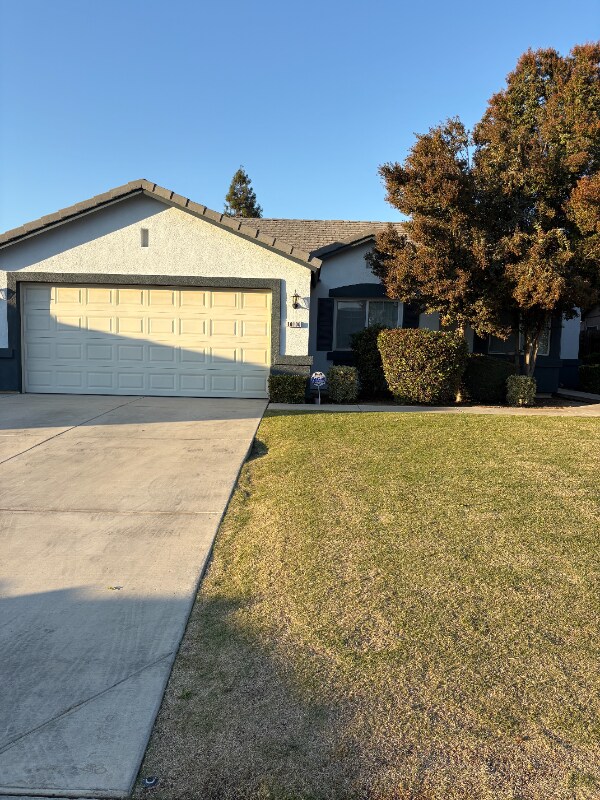 10100 Grand View Summit Dr, Bakersfield, CA 93311
