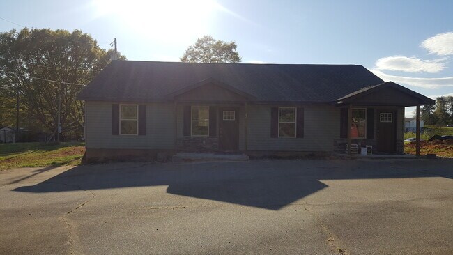 222 Griffin Mill Rd unit 222 Unit A, Pickens, SC 29671 - photo 4