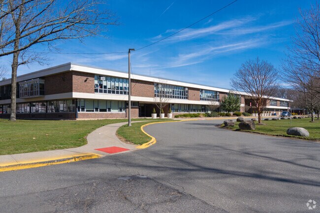 Northern Highlands Regional High earns A‑plus and offers dual‑credit programs.