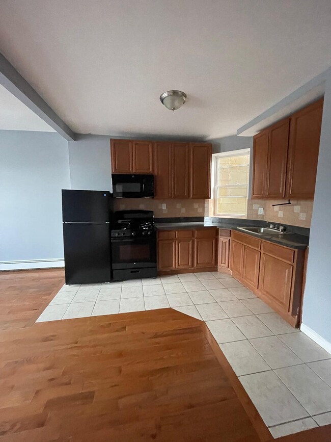 554 Avenue C Unit 4D, Bayonne, NJ 07002
