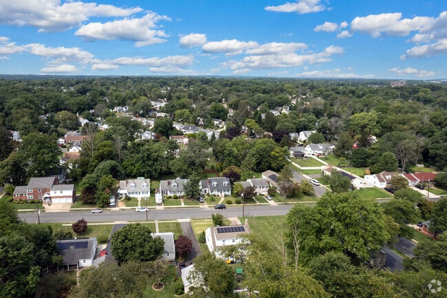 Glendale’s charming neighborhood is blanketed in lush trees, creating a welcoming and picturesque setting for all who visit.