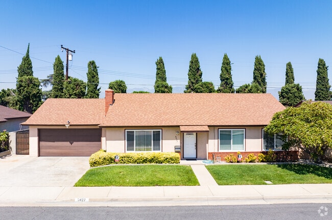 Ranch style homes with perfectly manicured lawns are found in South San Gabriel.