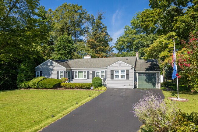 Carrcroft homeowners tend to keep manicured landscapes and healthy green yards.