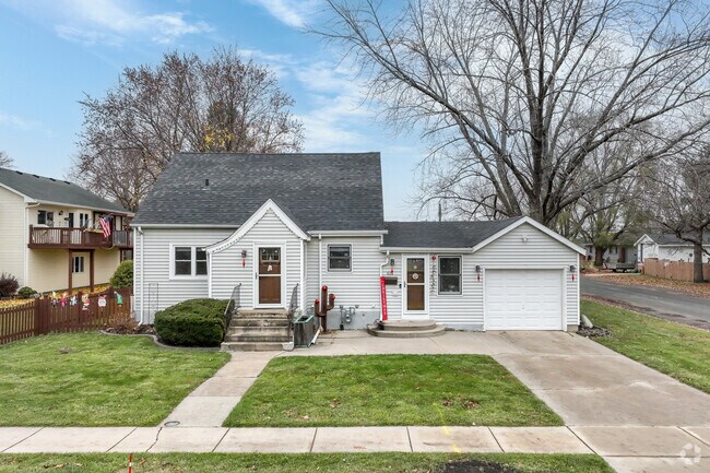 Many homes near downtown Farmington date back to the 50's.