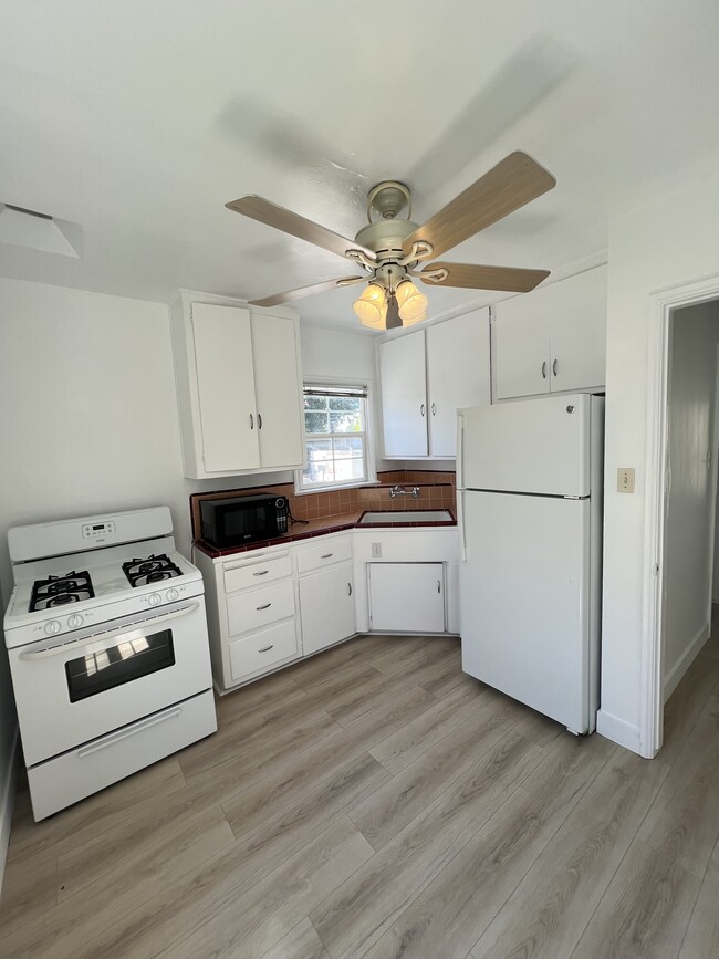4191 3/4 Sunnyslope Ave, Sherman Oaks, CA 91423
