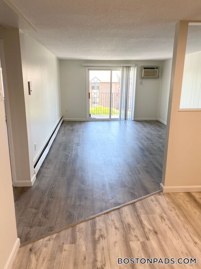 47 Princeton St unit 202, Leominster, MA 01453 - photo 6