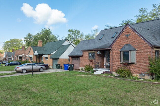 The average house size in Princeton Heights is 1,309 square feet.