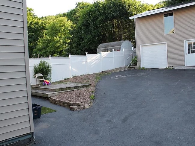 222 Caroline Ave unit 2, Syracuse, NY 13209 - photo 3