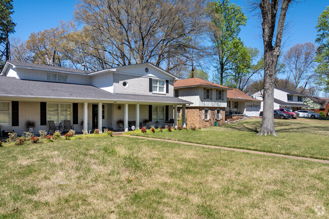 Many homes in Whitehaven have well manicured lawns.
