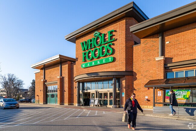 Edison Park families can get groceries at the nearby Whole Foods.