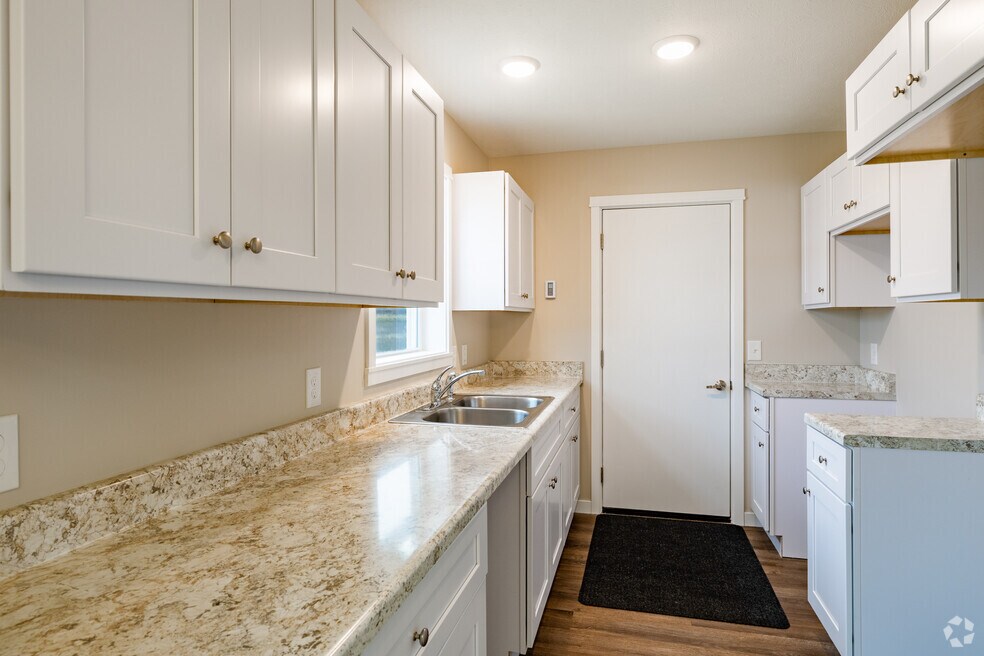 9085 Kingsfield Dr unit 38694663, Kingsley, MI 49649 - photo 2