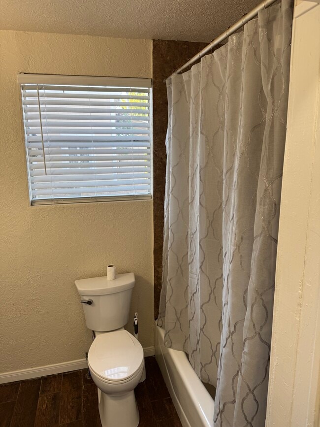 2238 Broadway St unit 2238 Broadway St, Beaumont, TX 77701 - photo 5