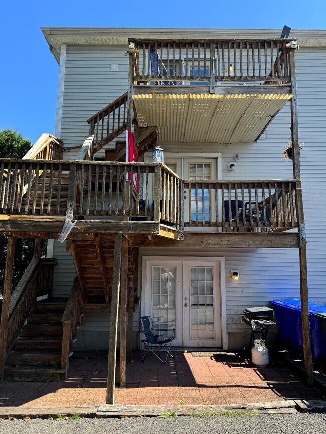 12 Easterbrooks Ave unit 2, Bristol, RI 02809 - photo 7